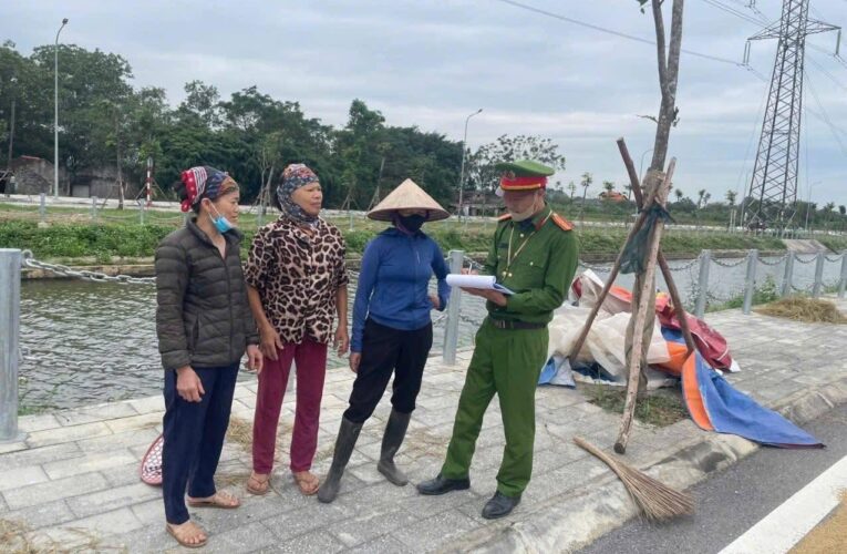 Phạt tiền từ 200.000 – 250.000 đồng đối với hành vi phơi thóc, lúa trên đường