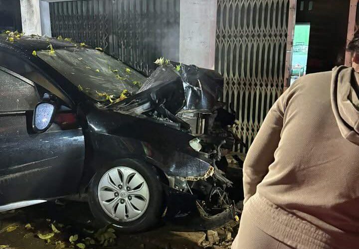 [VIDEO] XE Ô TÔ FI VÀO BÊN ĐƯỜNG