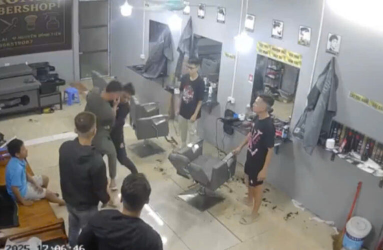 [VIDEO] THANH NIÊN TÁC ĐỘNG CHỦ QUÁN